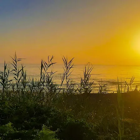 Mira Il Mare Seaview - 40m From The Beach, Perfect For Sunsets Apartment Anzio