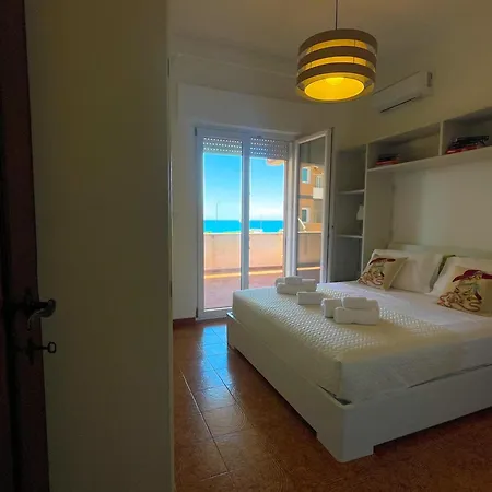 Mira Il Mare Seaview - Sunset Lovers' Spot - 50m From The Lavinio Mare Lägenhet